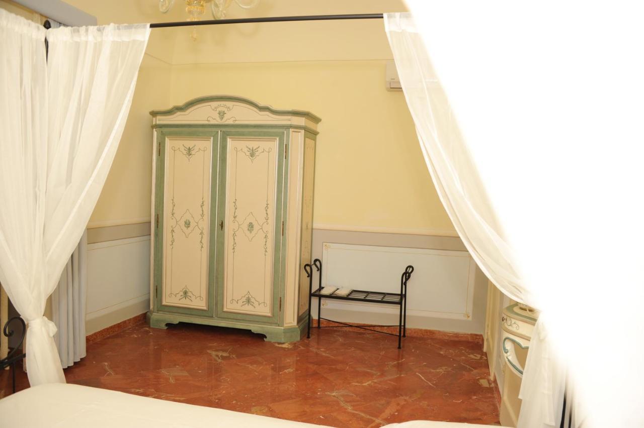 Le Scuderie Di Villa Ravenna Sannicola Exterior photo
